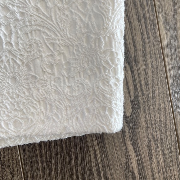 ✨Never Worn✨H&M White Textured Pencil Skirt - Picture 5 of 13